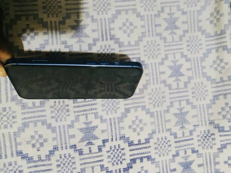 Apple iPhone 13 3