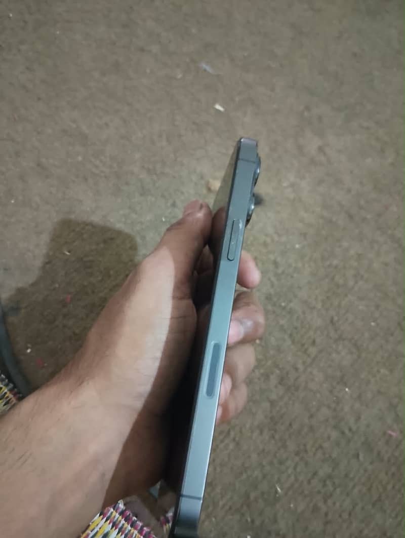 Apple iPhone 13 Pro Max 6