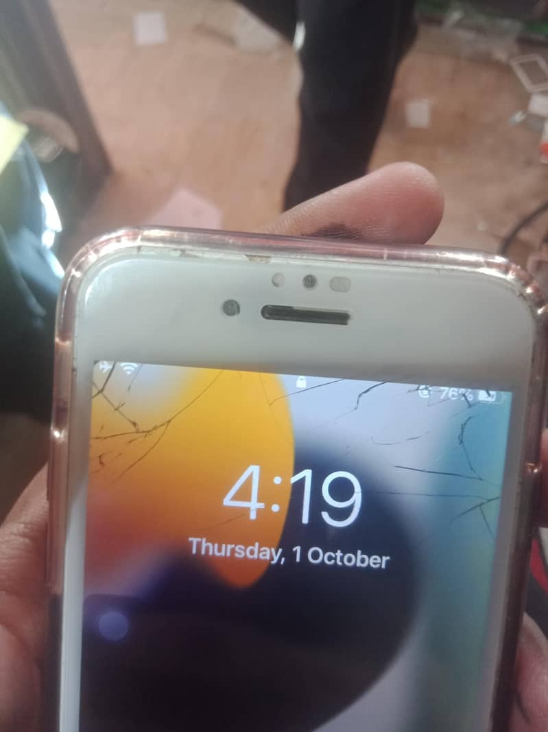 Apple iPhone 7 3