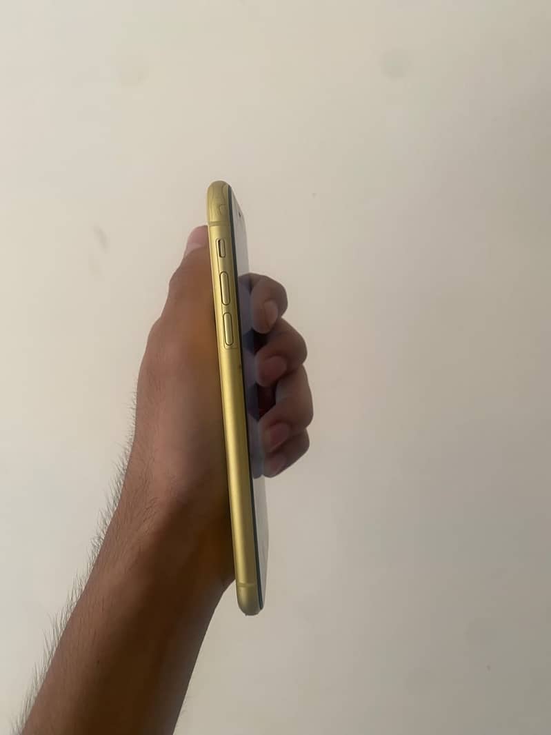 Apple iPhone 11 3