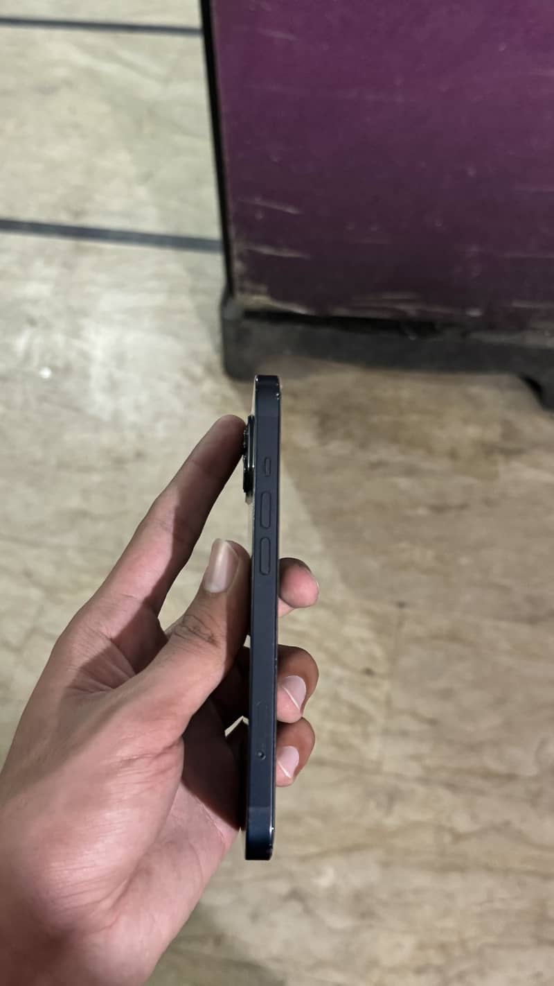 Apple iPhone 13 1