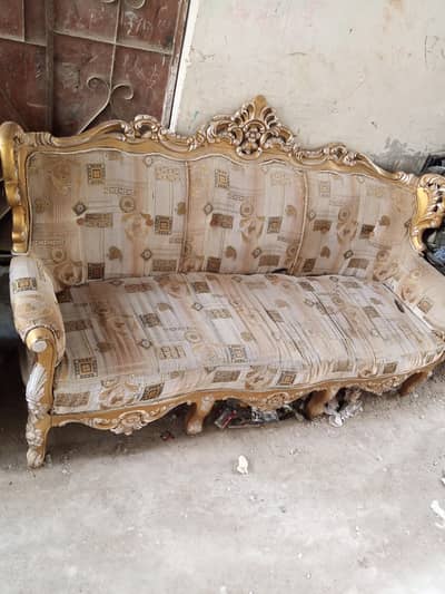 fivee seater chionoti sofa for good condition