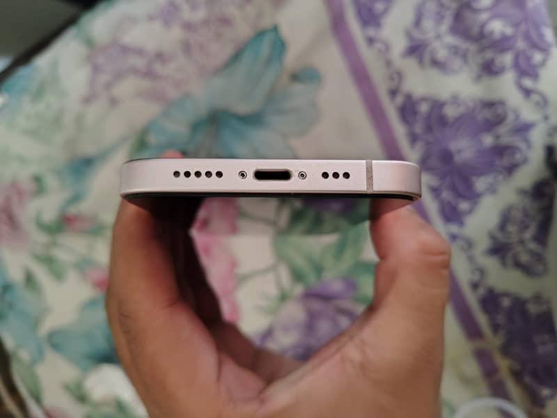 Apple iPhone 13 2