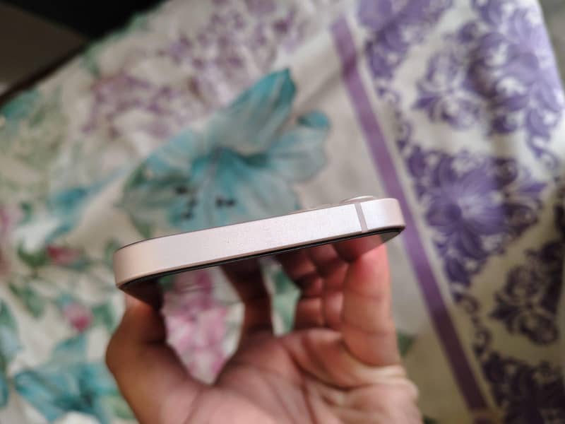 Apple iPhone 13 3