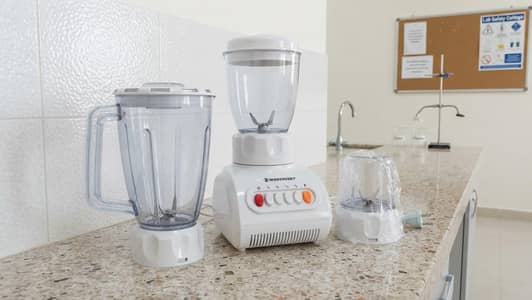 New juicer machine. . box damage
