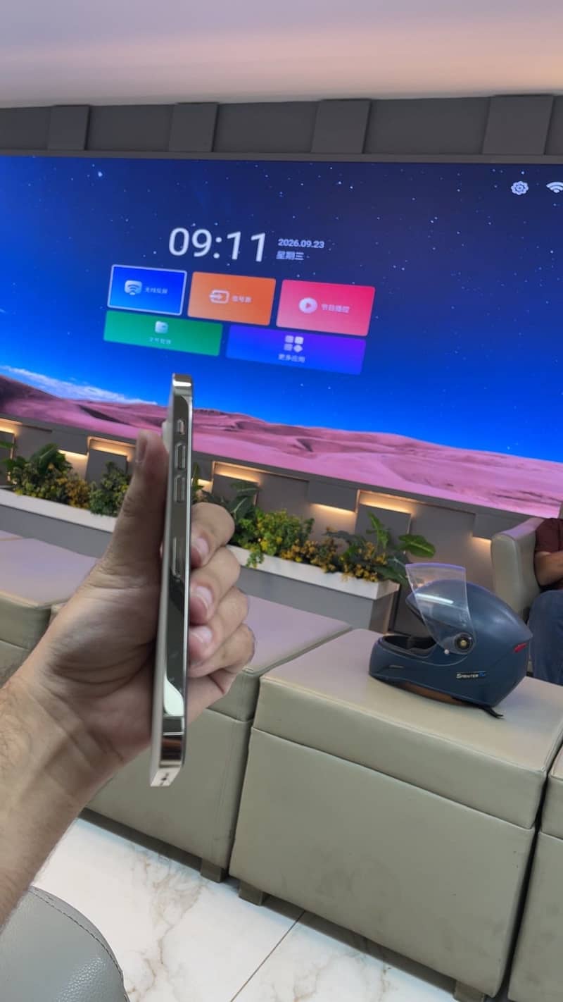 Apple iPhone 14 Pro Max 1