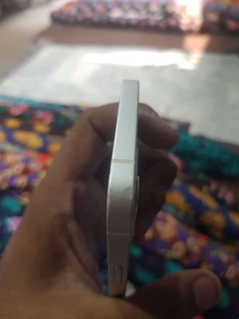 Apple iPhone 12 1