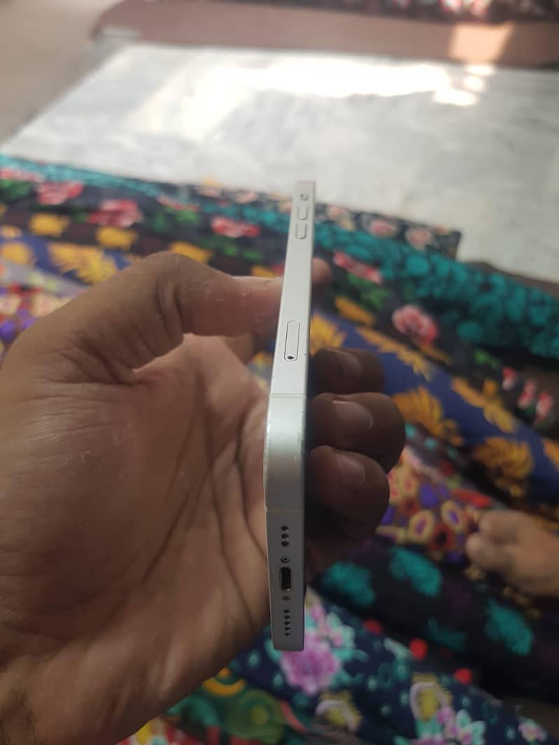 Apple iPhone 12 8