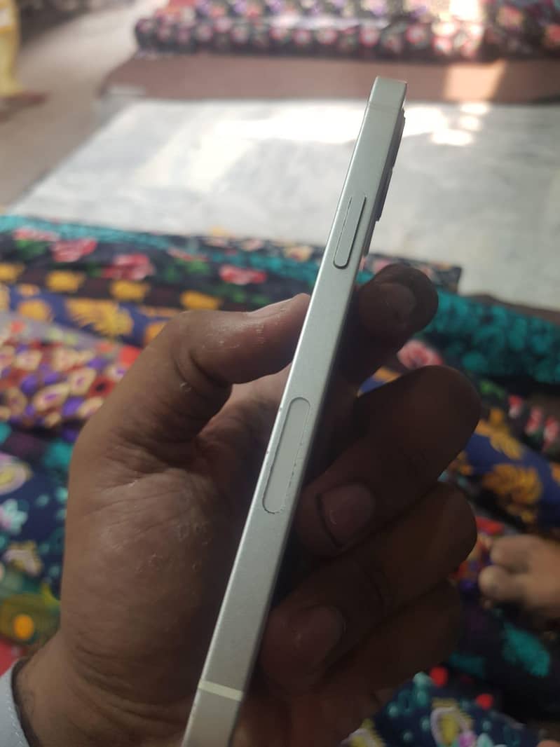 Apple iPhone 12 11
