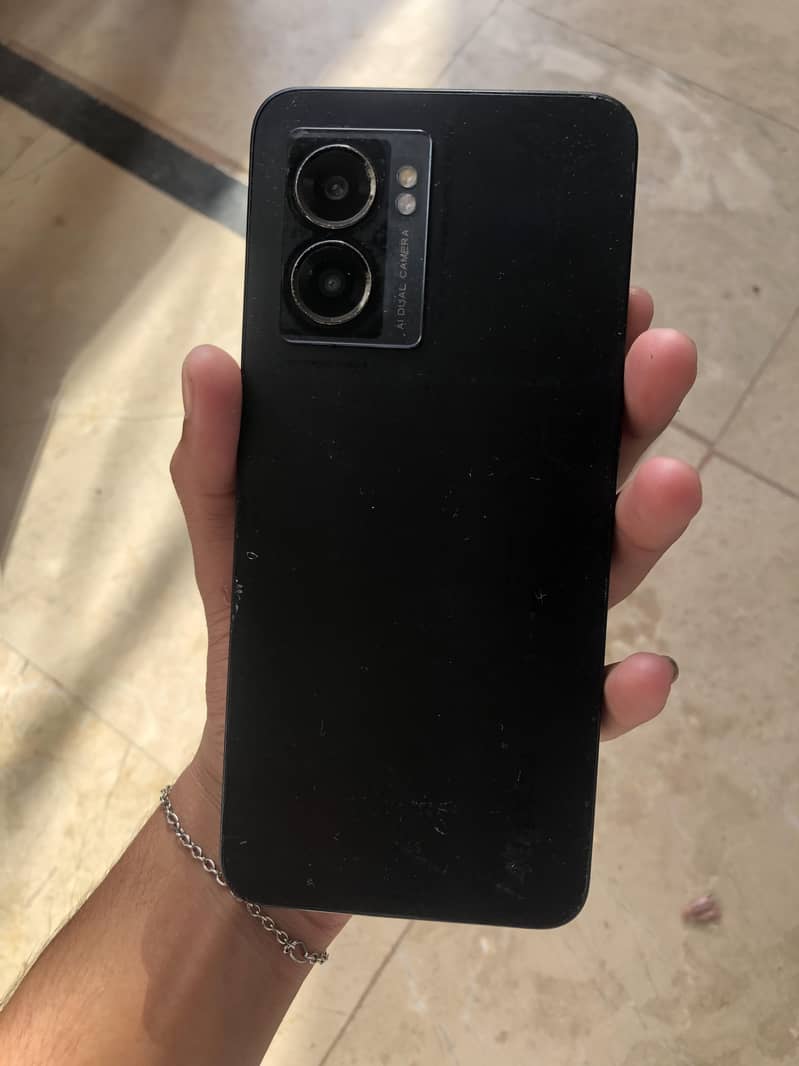OPPO A77 1