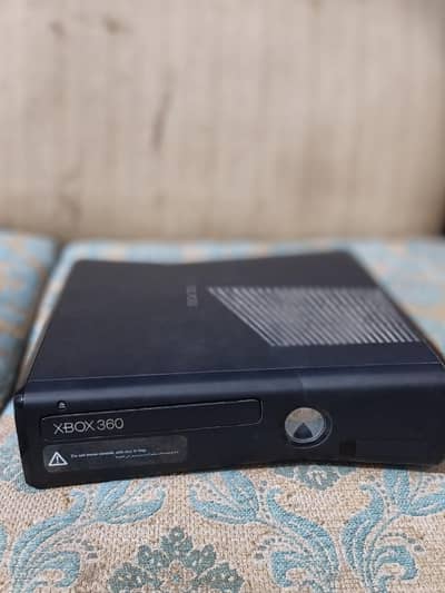 Xbox 360 Console + Controller | Games | Good Condition | Ready to Play