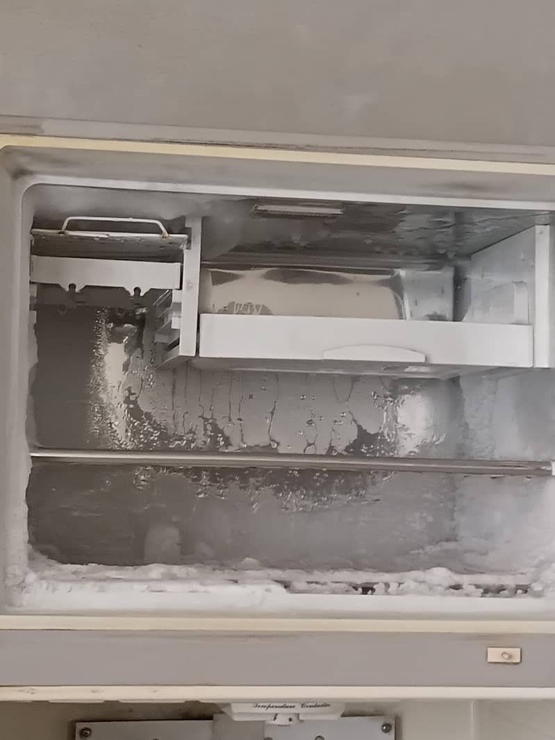 dawlance fridge 1