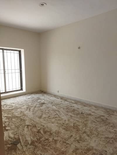 Ideal Flat In Karachi Available