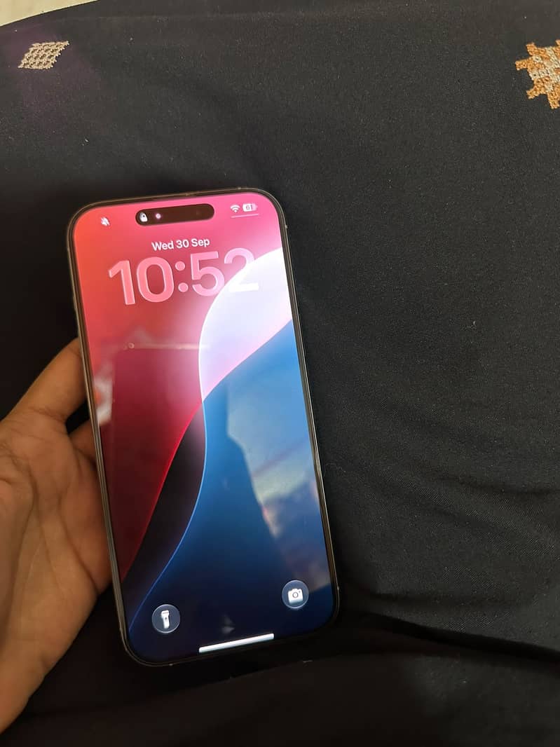 Apple iPhone 16 Pro Max 2