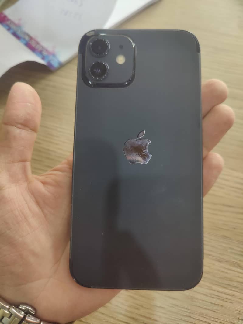 Apple iPhone 12 4