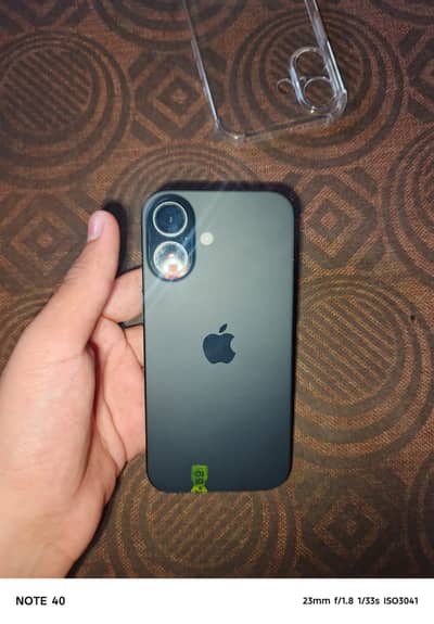 Apple iPhone 16