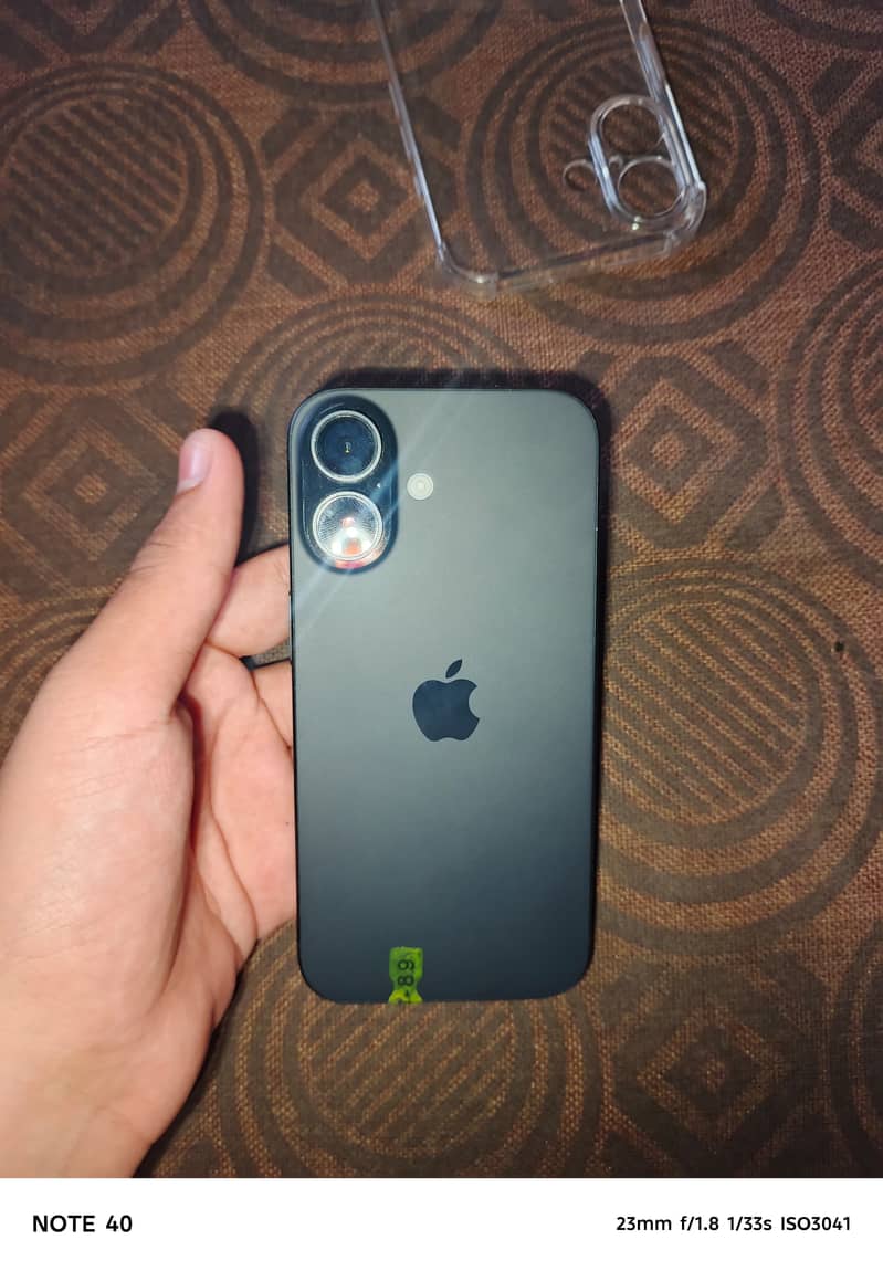 Apple iPhone 16 0