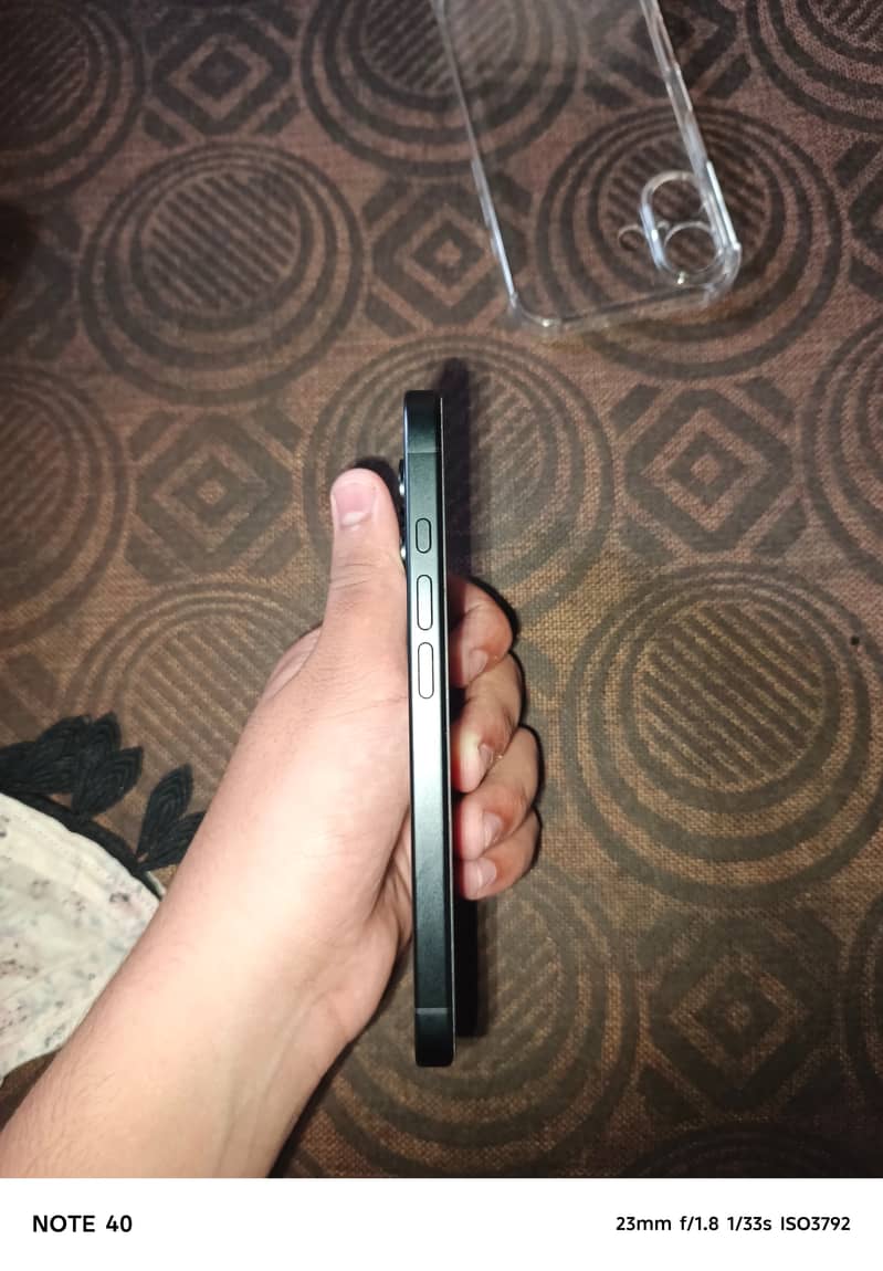 Apple iPhone 16 1