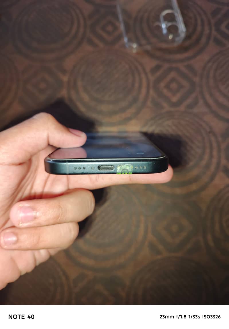 Apple iPhone 16 3