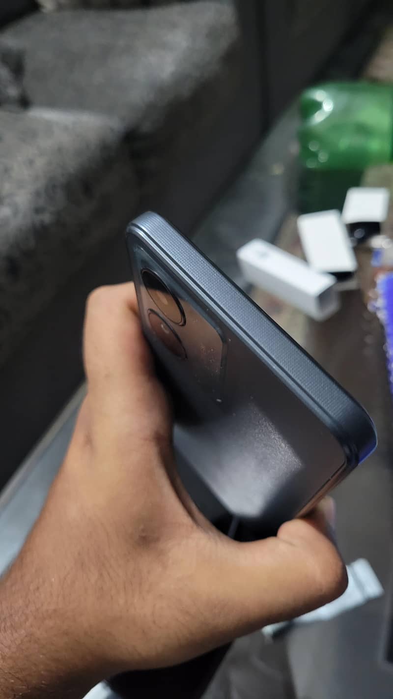 HMD Aura 2 1