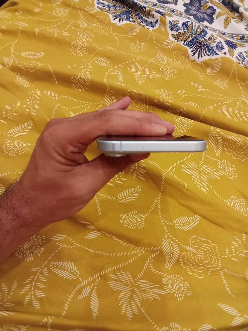 Apple iPhone 15 plus bypass 1
