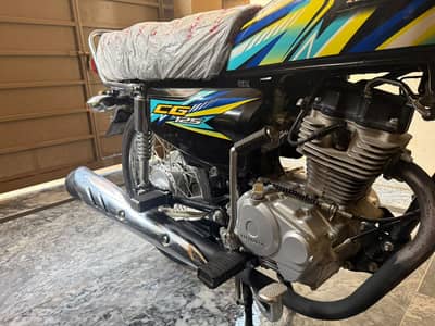 125 sale urgently all ok bike han black clr han