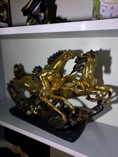 Decorative Item / Golden Horse Statue / Premium Decor