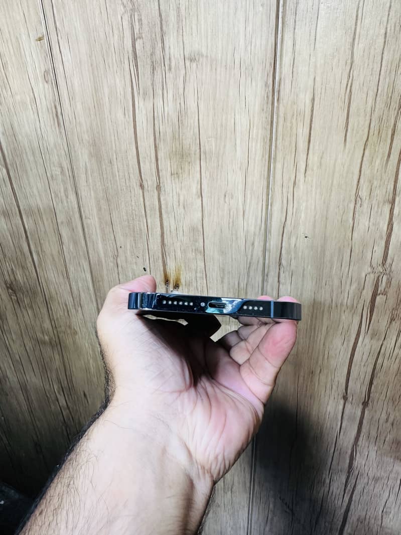 Apple iPhone 13 Pro Max 5