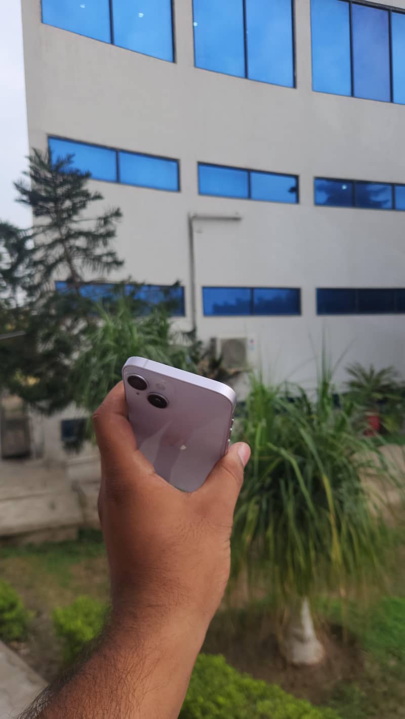 Apple iPhone 14 3