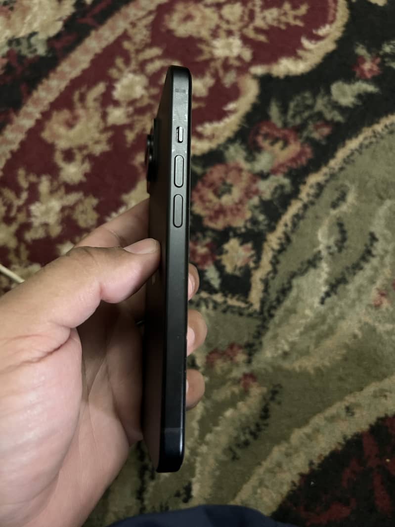 Apple iPhone 15 jv 4