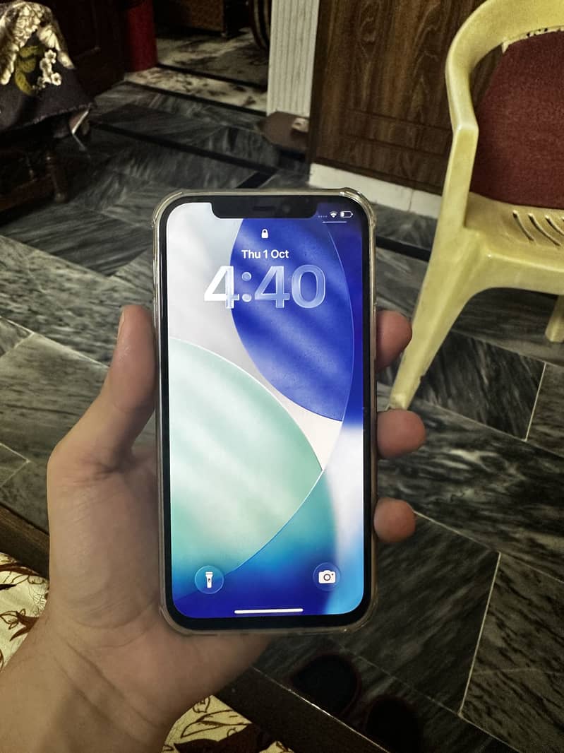 Apple iPhone 12 1