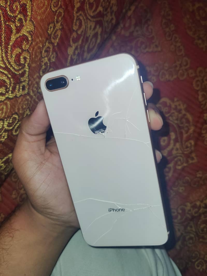 Apple iPhone 8 Plus 1