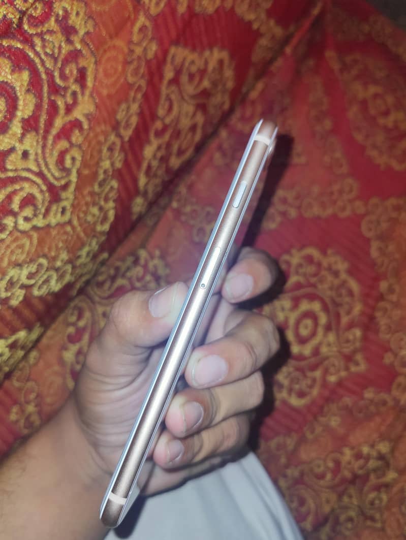 Apple iPhone 8 Plus 2