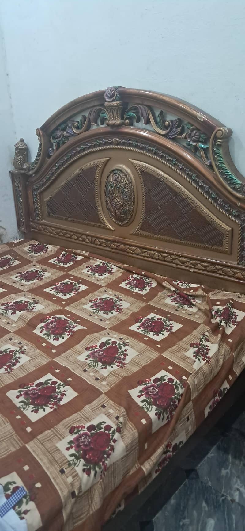 bed with dressing 0