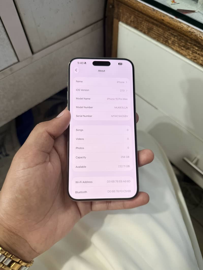 Apple iPhone 15 Pro Max 3