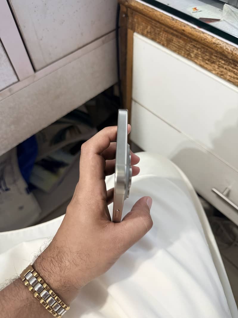 Apple iPhone 15 Pro Max 7