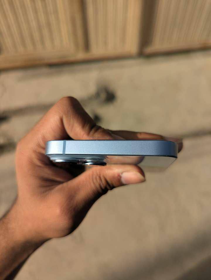 Apple iPhone 14 3