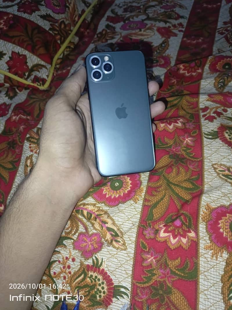 Apple iPhone 11 Pro 1