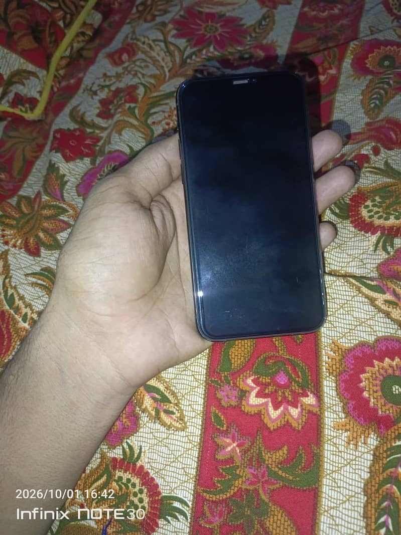 Apple iPhone 11 Pro 2