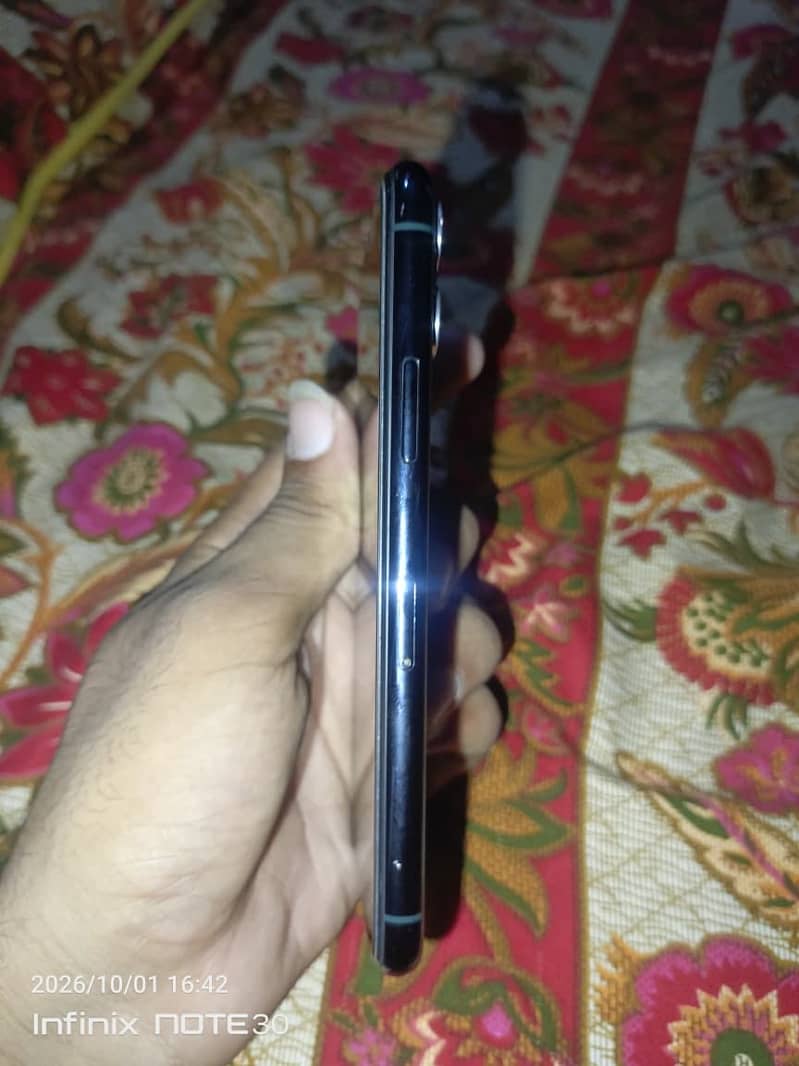 Apple iPhone 11 Pro 3