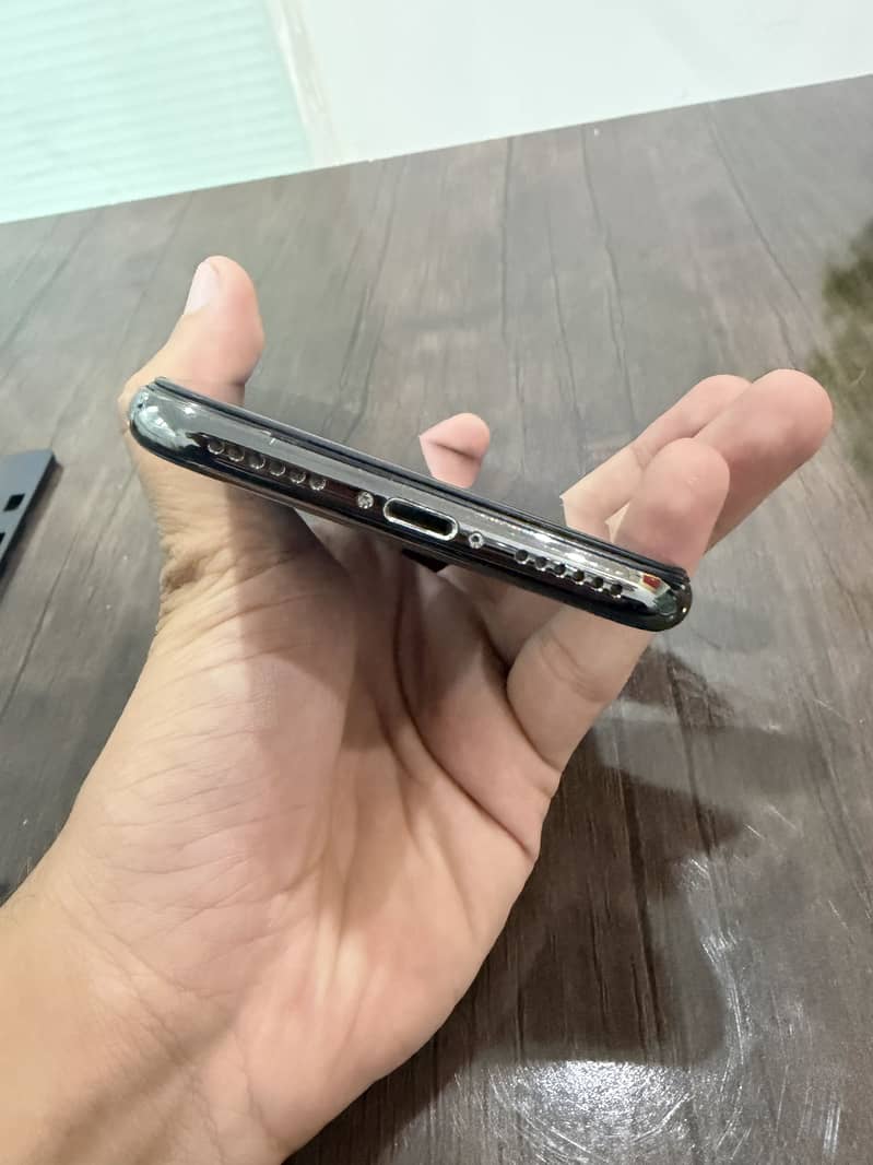 Apple iPhone X 1