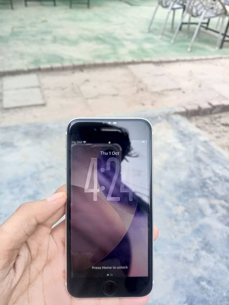 Apple iPhone SE2020 1