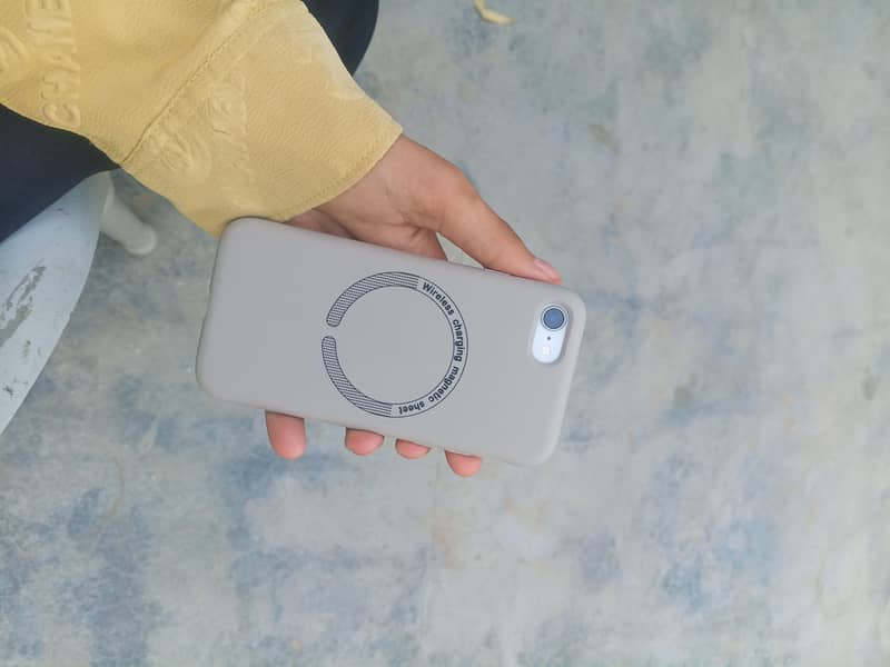 Apple iPhone SE2020 2