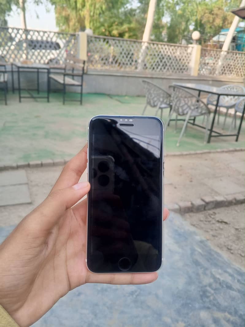 Apple iPhone SE2020 3