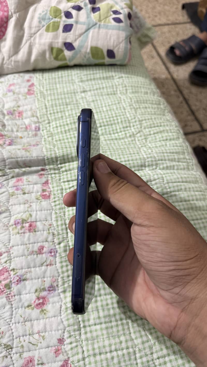 Apple iPhone 17 Pro Max 2
