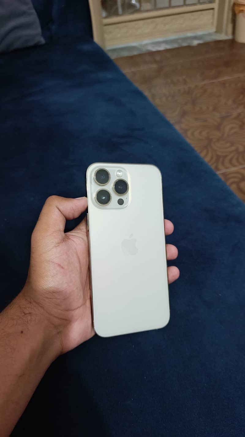Apple iPhone 14 Pro Max 0