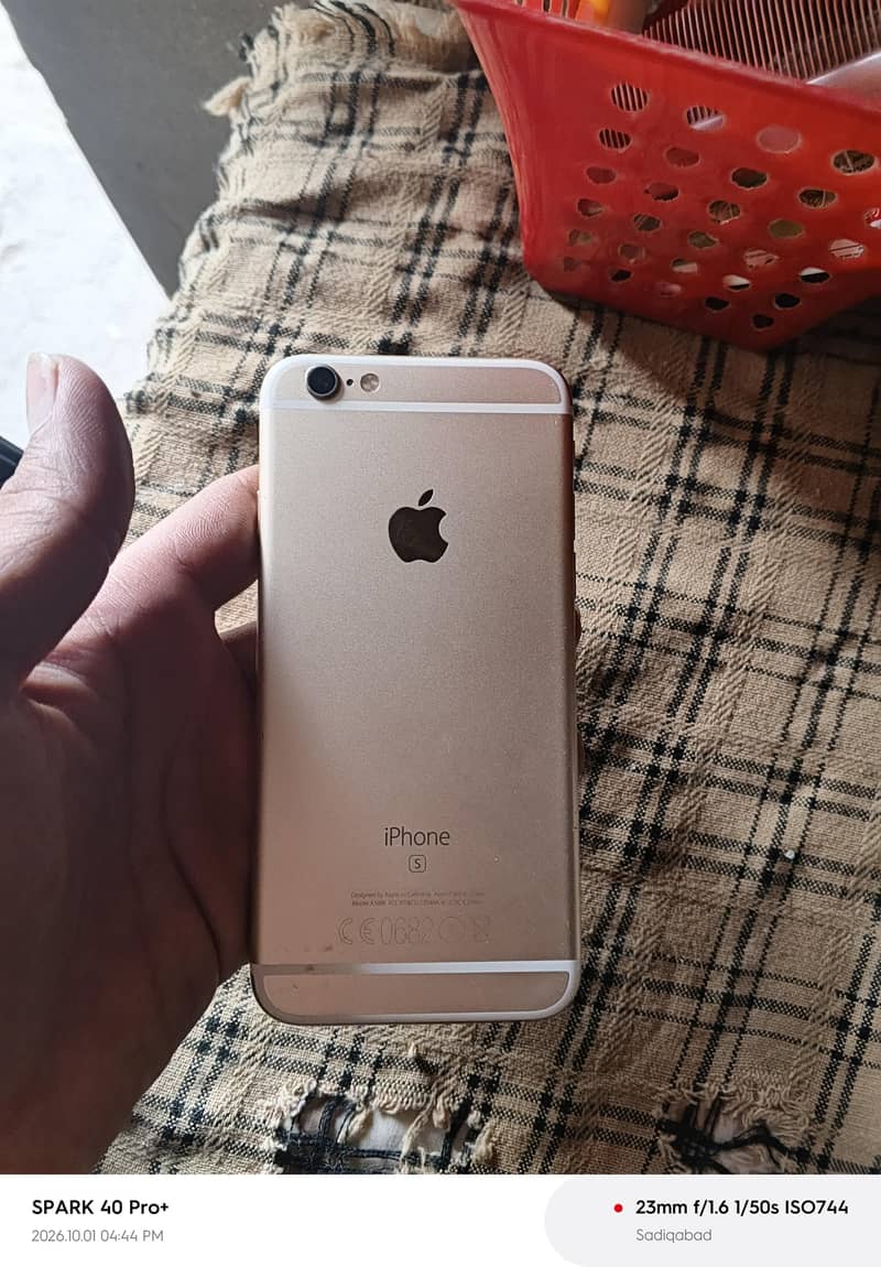 Apple iPhone 6S 2
