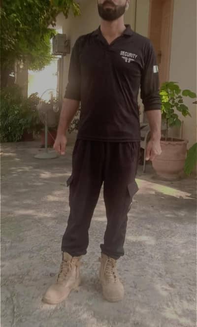 مجھے سکیورٹی گارڈ یہ گن مین کی جاب چاہیے 03155258468