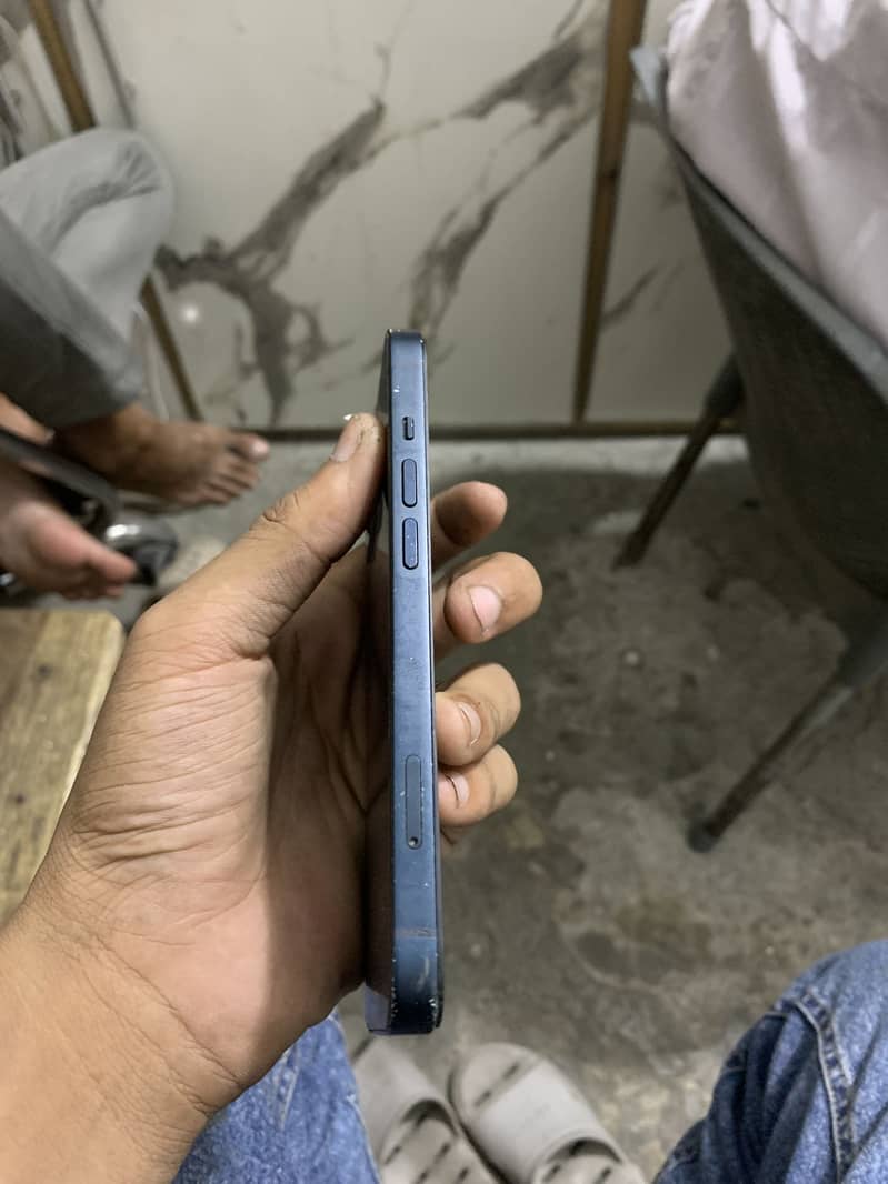 Apple iPhone 13 3