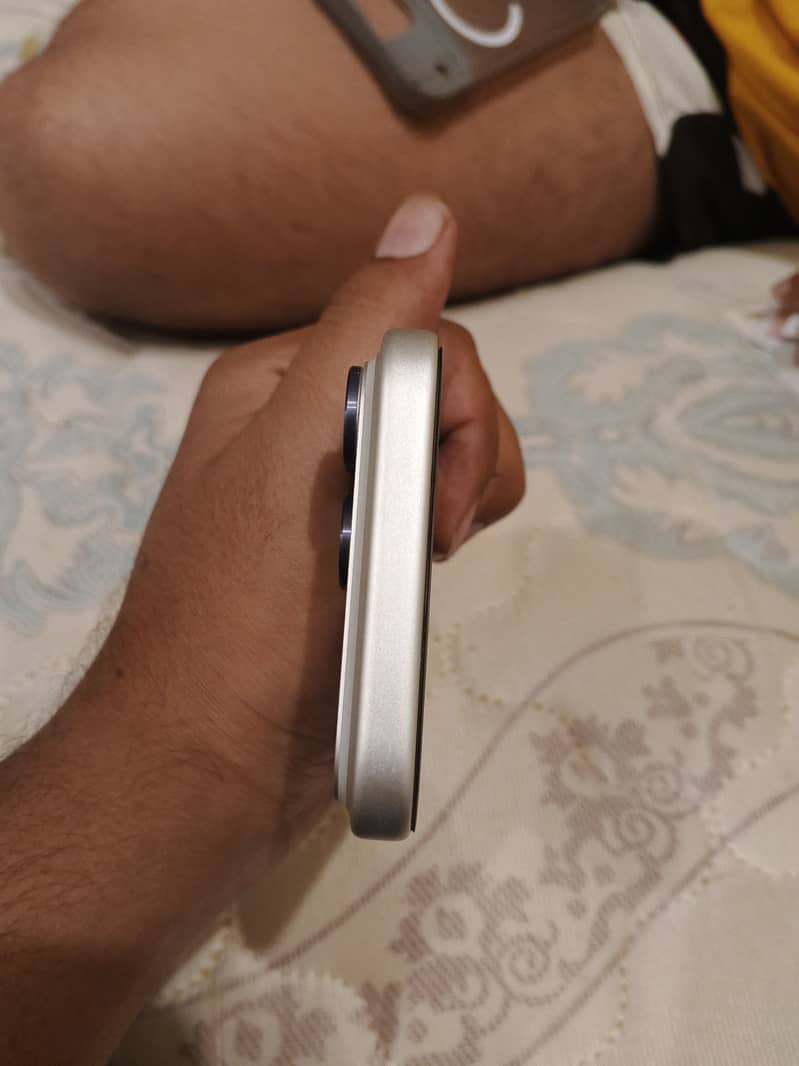 Apple iPhone 17 Pro Max 4